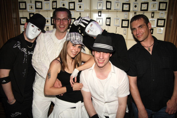01.05.10- Black White Sensation