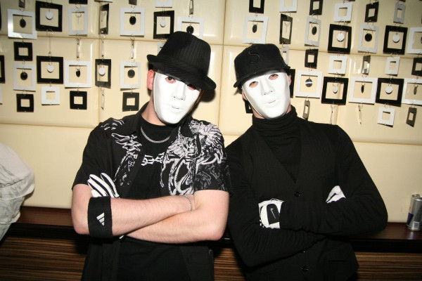 01.05.10- Black White Sensation