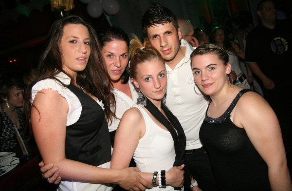 01.05.10- Black White Sensation