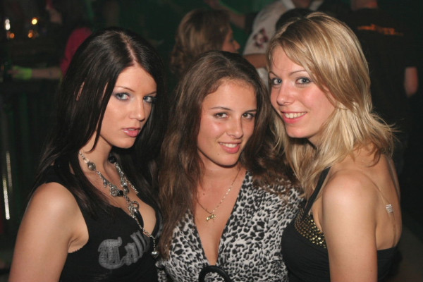 27.06.09 - Double House - Bikini Fashion .