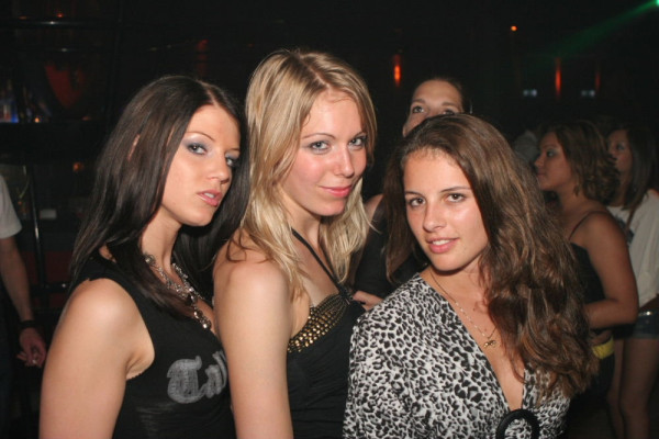 27.06.09 - Double House - Bikini Fashion .