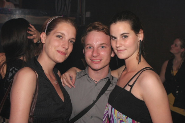 27.06.09 - Double House - Bikini Fashion .