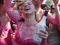 Kreative Outfits und die einzigartige Festivalstimmung in beeindruckenden Bildern.